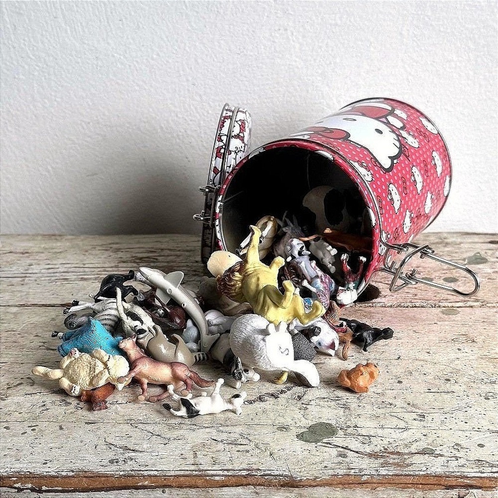 Vintage Sanrio Hello Kitty Red Polka Dot Latch Tin Animal Figure Lot LM